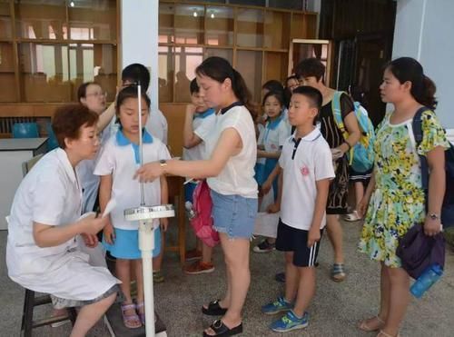 注重孩子|为什么父母全是高个子，孩子却死活不长高营养师早餐吃多了