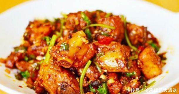 豆腐|家常菜风味香排骨,焖板栗,干煸青椒豆腐,葱油蒸金针菇的做法