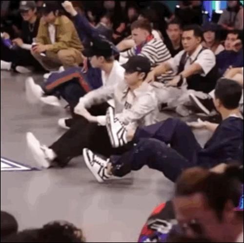 这就是街舞|王一博《街舞》预告，奶膘一嘬，眉头一皱发现事情并不简单