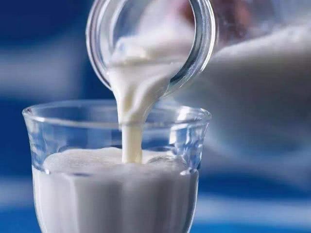 牛奶|每天喝牛奶的人,与每天不喝牛奶的人,20年后会有哪些区别