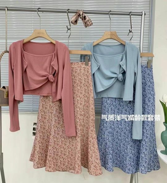 女生必穿的吊带配上碎花裙，这样穿真的是美炸了