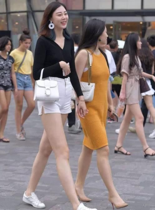 时尚达人们|街拍美女:一米八的小姐姐,这双腿完美