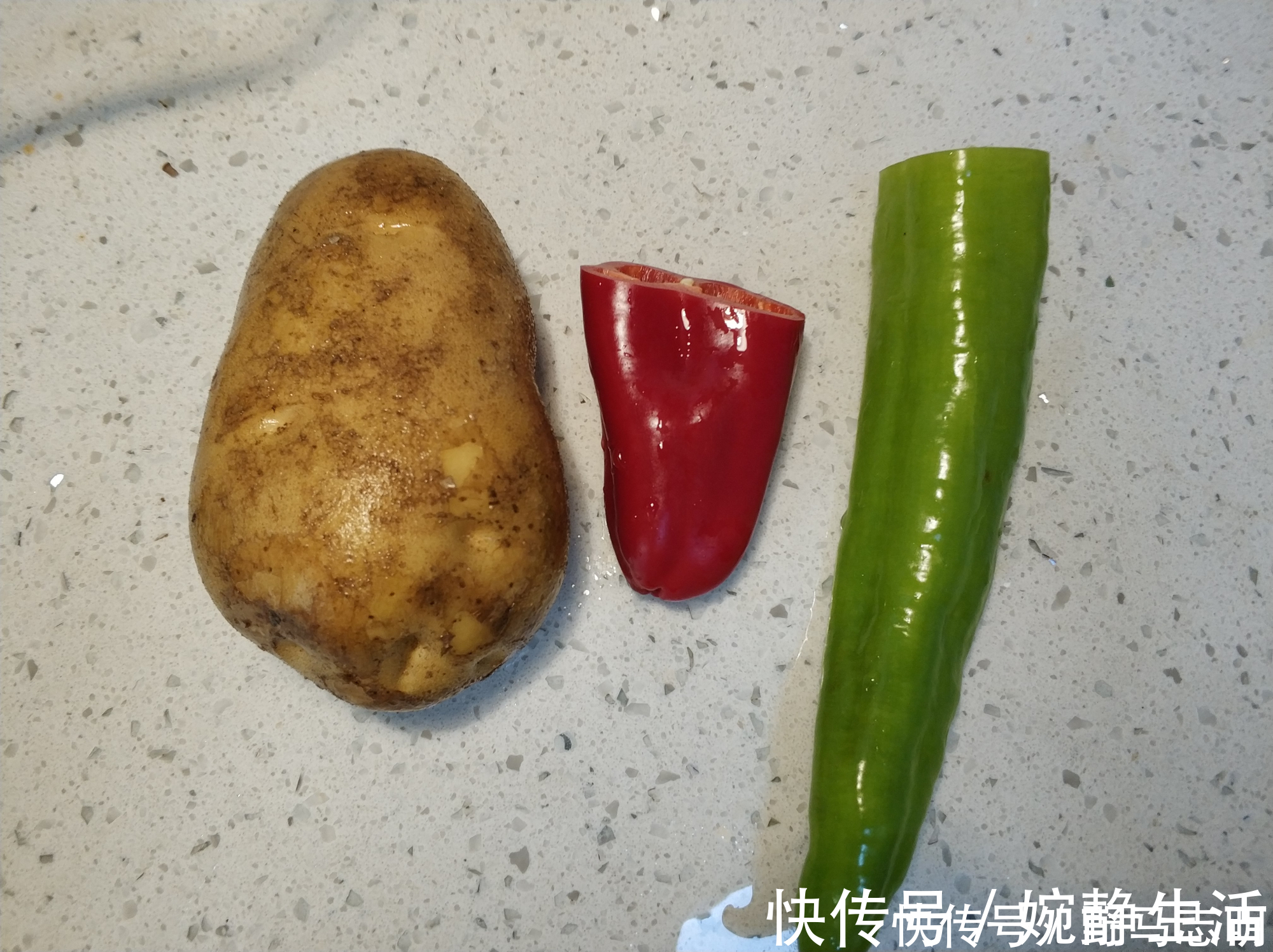 土豆丝|炒土豆丝,先放醋还是后放醋,这一步做对了,土豆丝脆爽又入味