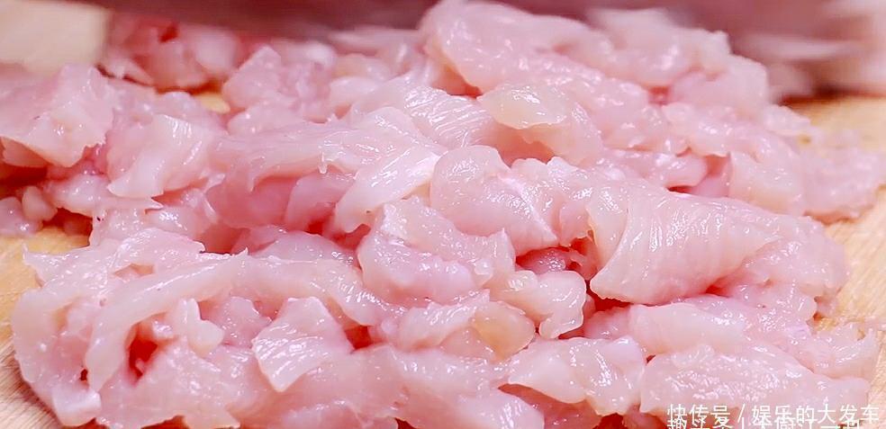 炸制|萝卜的这种吃法还是头一次见,不炒不凉拌,吃一次就忘不掉,真香