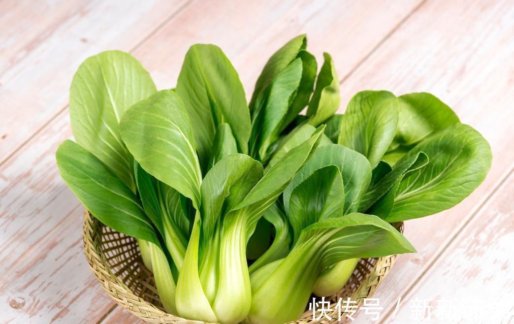 营养均衡|骨质疏松的症状有哪些?吃什么食物可预防骨质疏松?