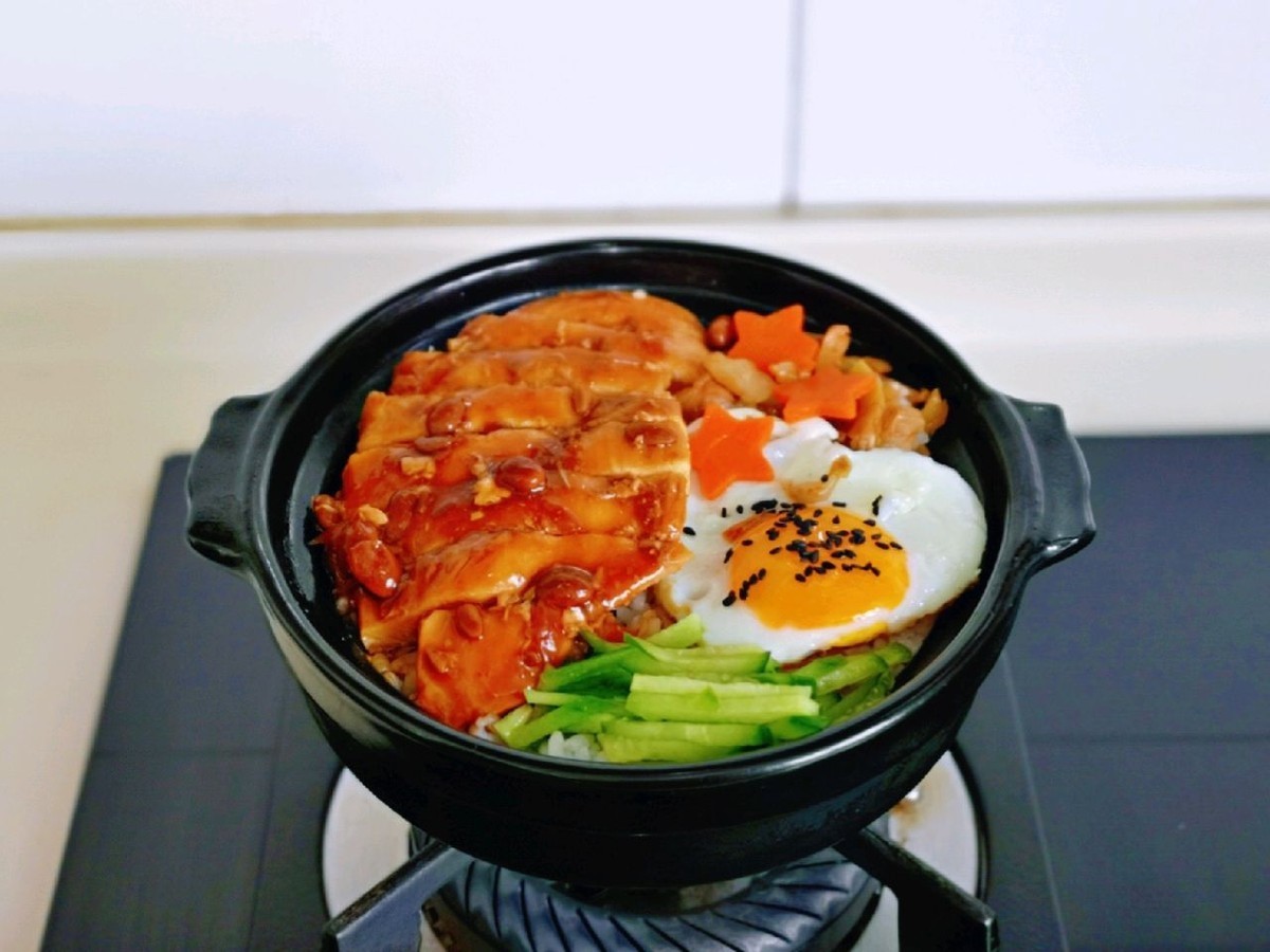 自制鸡排砂锅饭，干净卫生还省钱，味道比买的还好吃