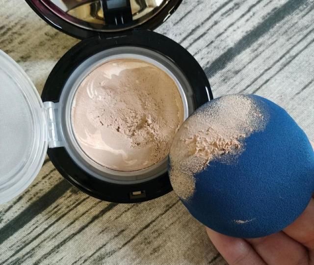 假面|你真的会用气垫吗？难怪脱妆快、假面厚重，这几个要点很重要！