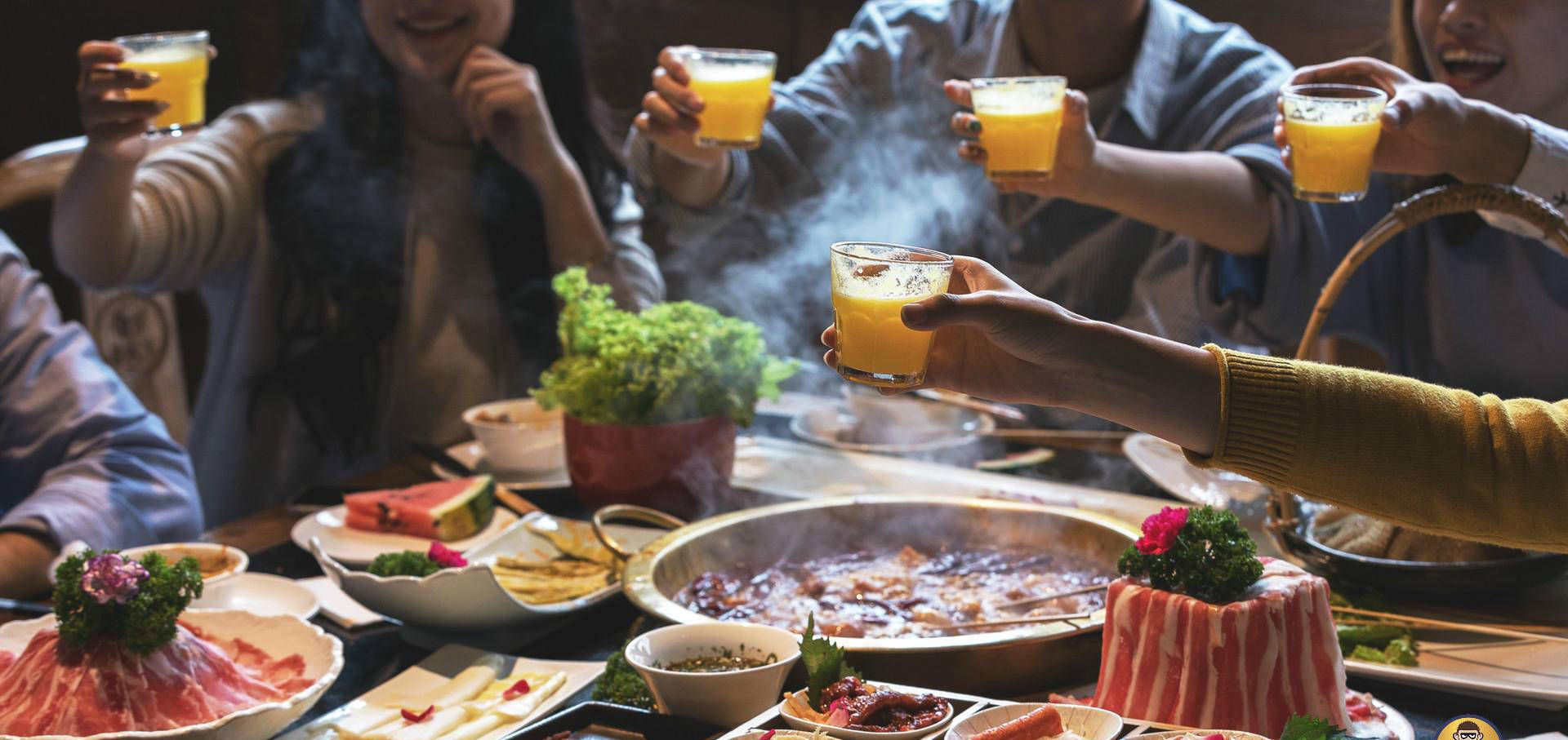 经理|酒桌上给领导敬酒时,不知道说什么,怎么办3句万能敬酒词足够