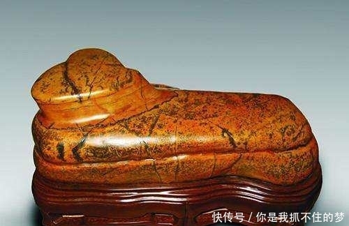 这条河里的石头真是太值钱了 很多石头都卖到上百万