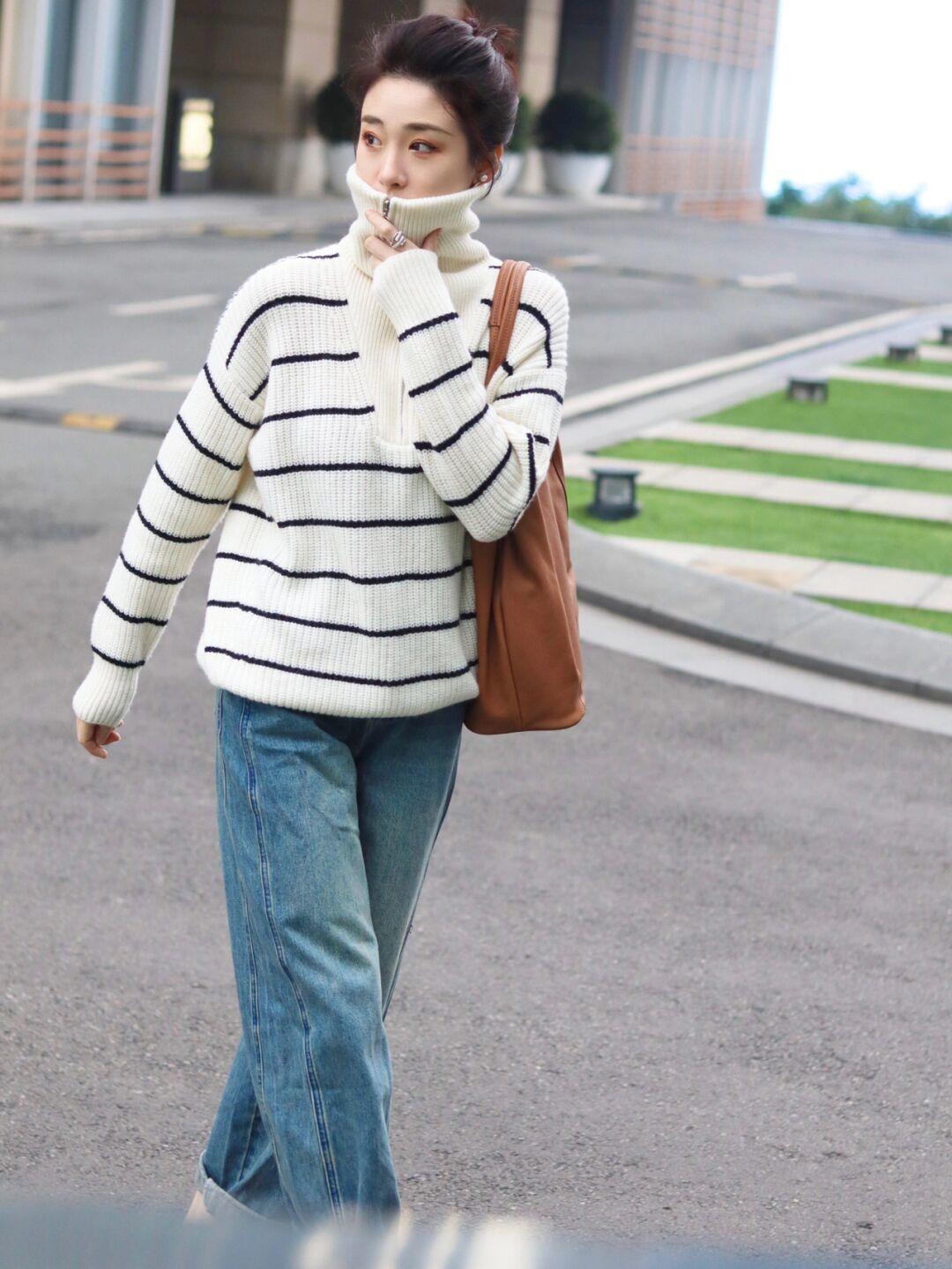 搭配 秋冬“条纹针织衫”咋穿才洋气?这些搭配保暖又舒适,值得借鉴