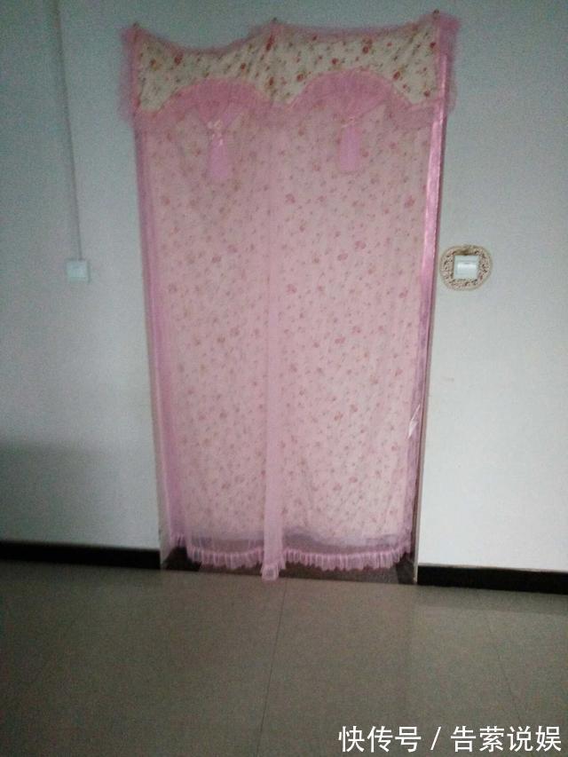 壁画|晒晒农村婆家的婚房,厨房超霸气,院里壁画大得吓人,你见过吗