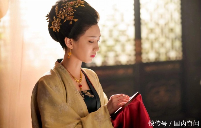 宋代女性的发式又简又仙,我们只会拉直烫头,跟宋代相比差远了