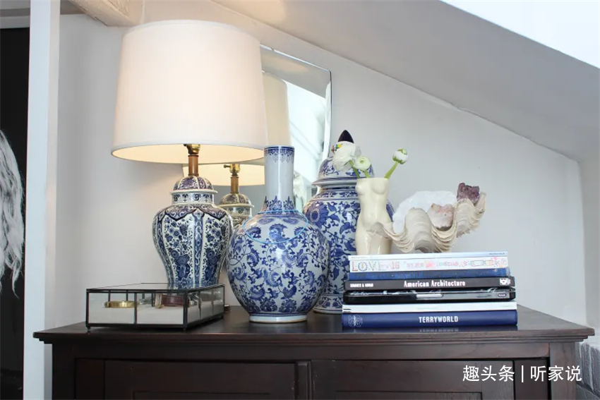 鸽子舍|小伙买下4楼顶层旧公寓,32㎡“鸽子舍”住三年,家里又暖又干净