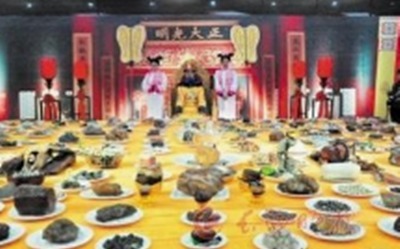 御膳房|每天光猪肉就三十斤,清朝皇帝吃不了兜着走?