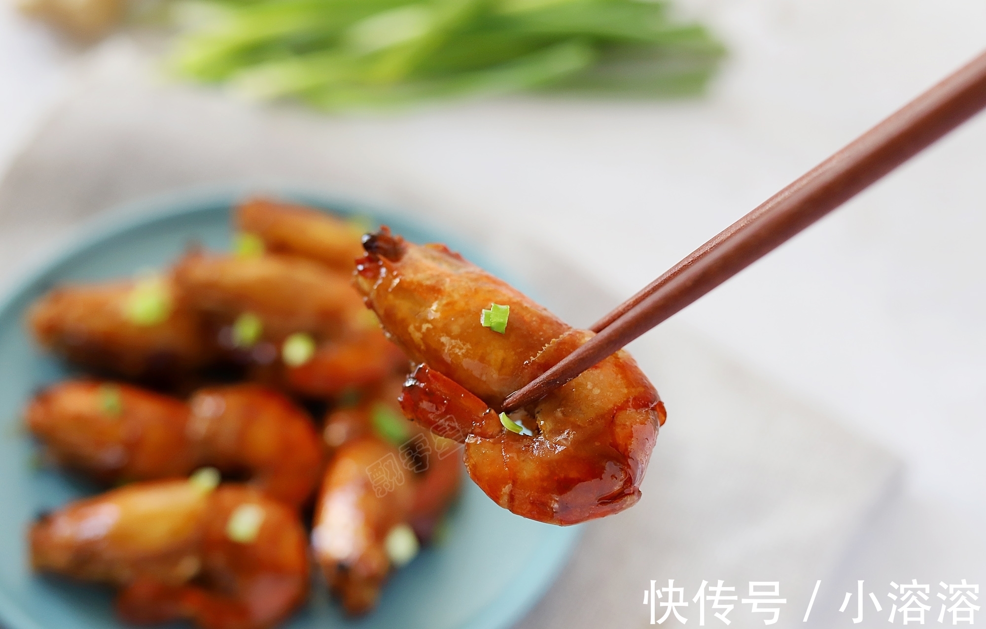 饭店|油焖大虾的家常做法,不用油炸,鲜香入味,在家做出饭店的味道
