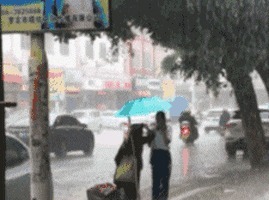 |搞笑GIF：温馨提示：朋友结婚放鞭炮千万别再这样了