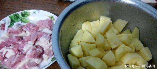 浓郁|香味浓郁的土豆炖肉,制作简单,营养健康!