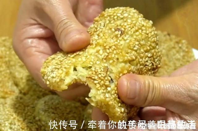 苹果别直接吃了,加上鸡蛋做成早餐饼,营养好消化,女儿最爱吃