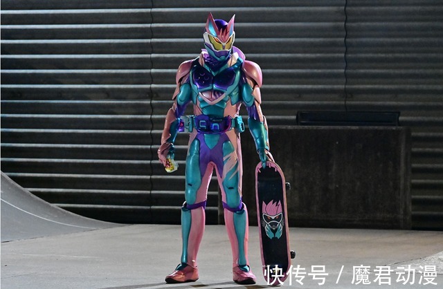 revice|假面骑士Revice:无敌大佬成滑板高手,恶魔维斯是最佳产品代言人