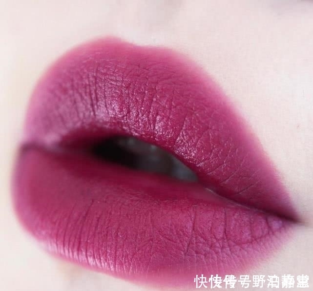 口红色|4个适合“黄皮”的口红色号,拒绝“踩雷”,轻松白上三个度