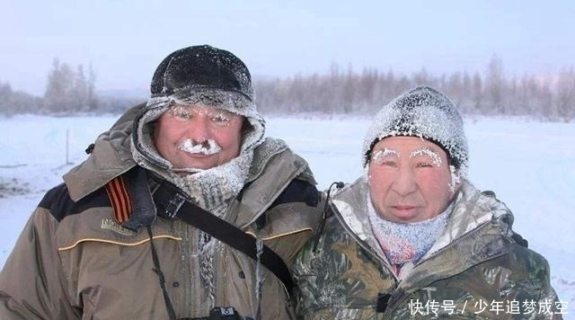 短裙|世界抗冻的4个地区,日本女生穿短裙过冬,俄罗斯女人看后也认怂