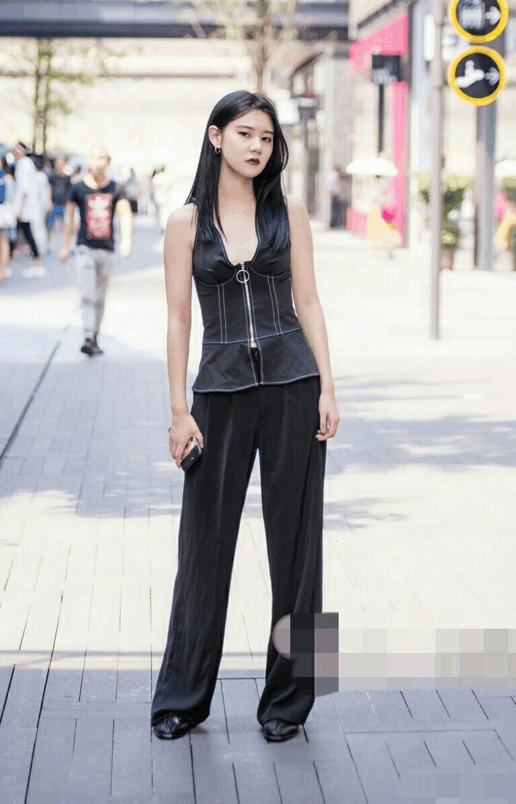  美女|迷人靓丽的美女街拍气质很好的美女，烘托出小姐姐魅力十足