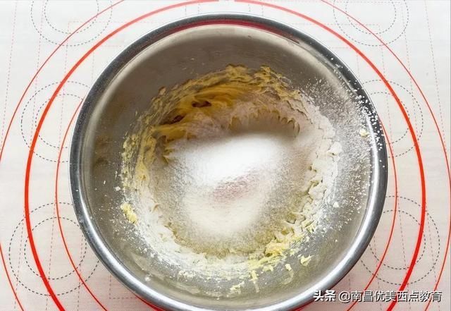 奶粉|一款超好吃的夹心饼干，清新柠檬乳酪酱加奶香十足曲奇饼干