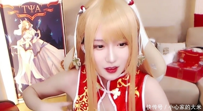 还原度|回顾腐团儿COS历程,亚丝娜出场便是巅峰,还原度接近真人