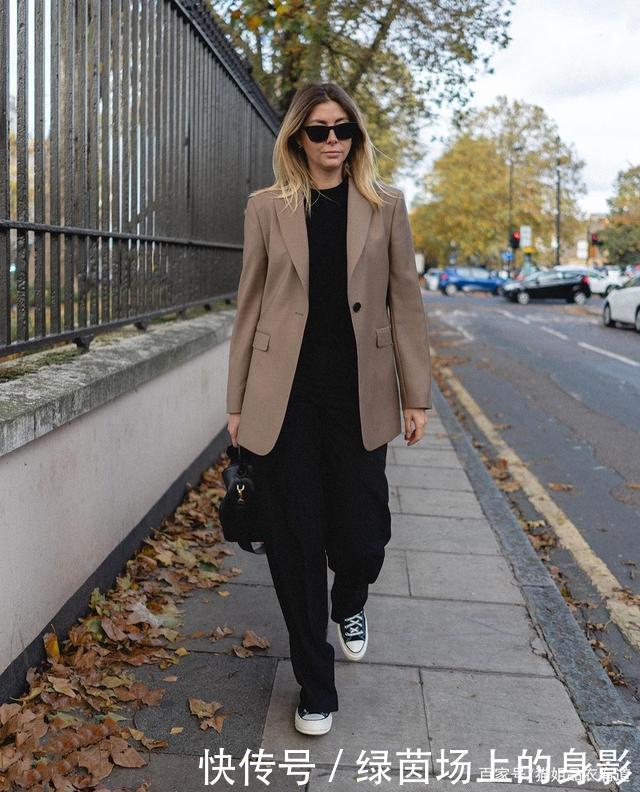 爱不够的小黑裤搭什么都好看,尽心准备20套Look,时髦大方还耐看