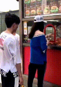 搞笑|搞笑GIF:第一次见这样变道的