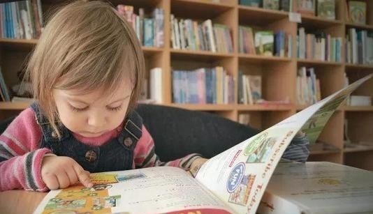 父母|美国神经生物学家:孩子大脑发育存在“黄金5年”,父母要把握住