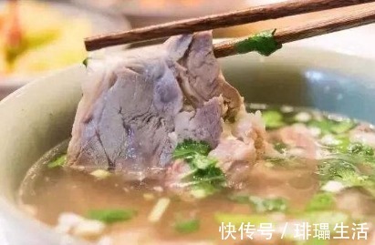 炖羊肉汤|炖羊肉,牢记这“4加2不加”,羊肉无膻味,汤浓味鲜美,不上火
