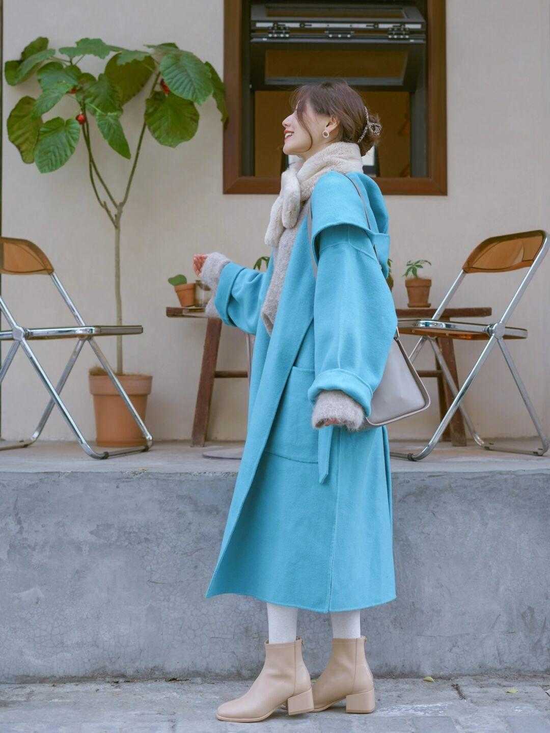 搭配|别再用九分裤搭短靴了!今年最流行的是半身裙+及踝靴,谁穿谁美