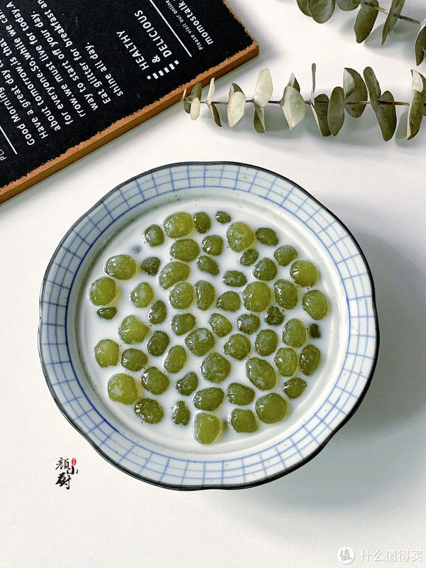 春天，吃得最多的就是它了，搓成小丸子煮一锅，清甜香糯，真好吃