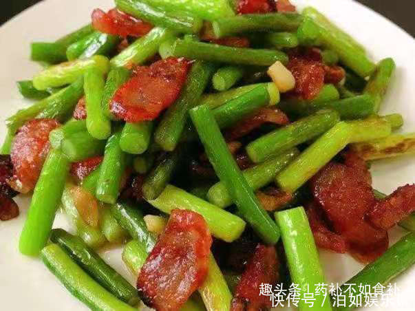 蒜苔炒腊肠|抽时间多给孩子吃以下食物，增进食欲促消化，预防感冒提高免疫力