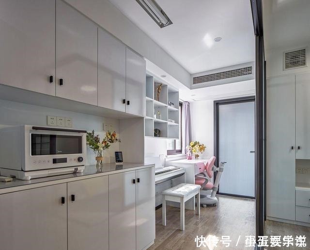 玻璃门|套内35㎡，空间丝毫不浪费！挤出两房一厅，卫生间分离式设计！