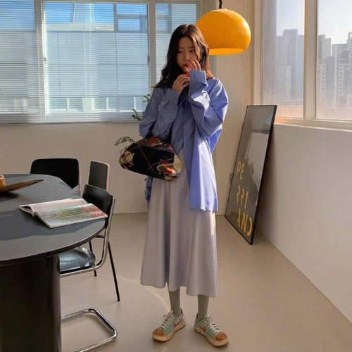 2021年初春必备的独特色彩穿搭