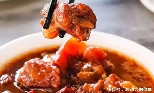 炖牛肉时,什么时候放盐很多人弄错了,难怪牛肉发柴嚼不动