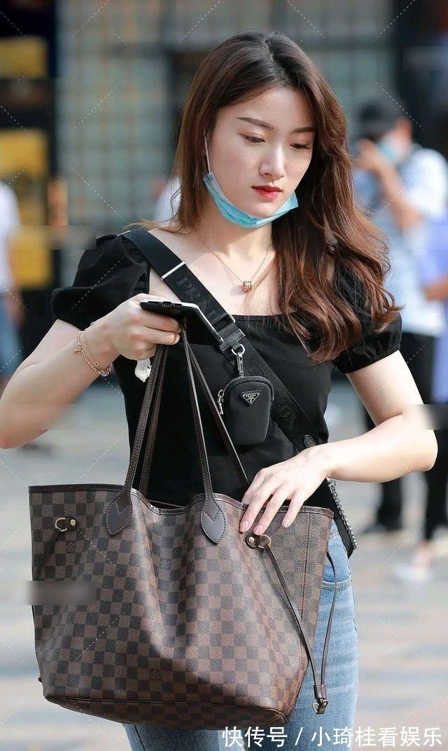 印花 打底裤怎么穿都不会出错,穿起来更舒适,增加造型层次感