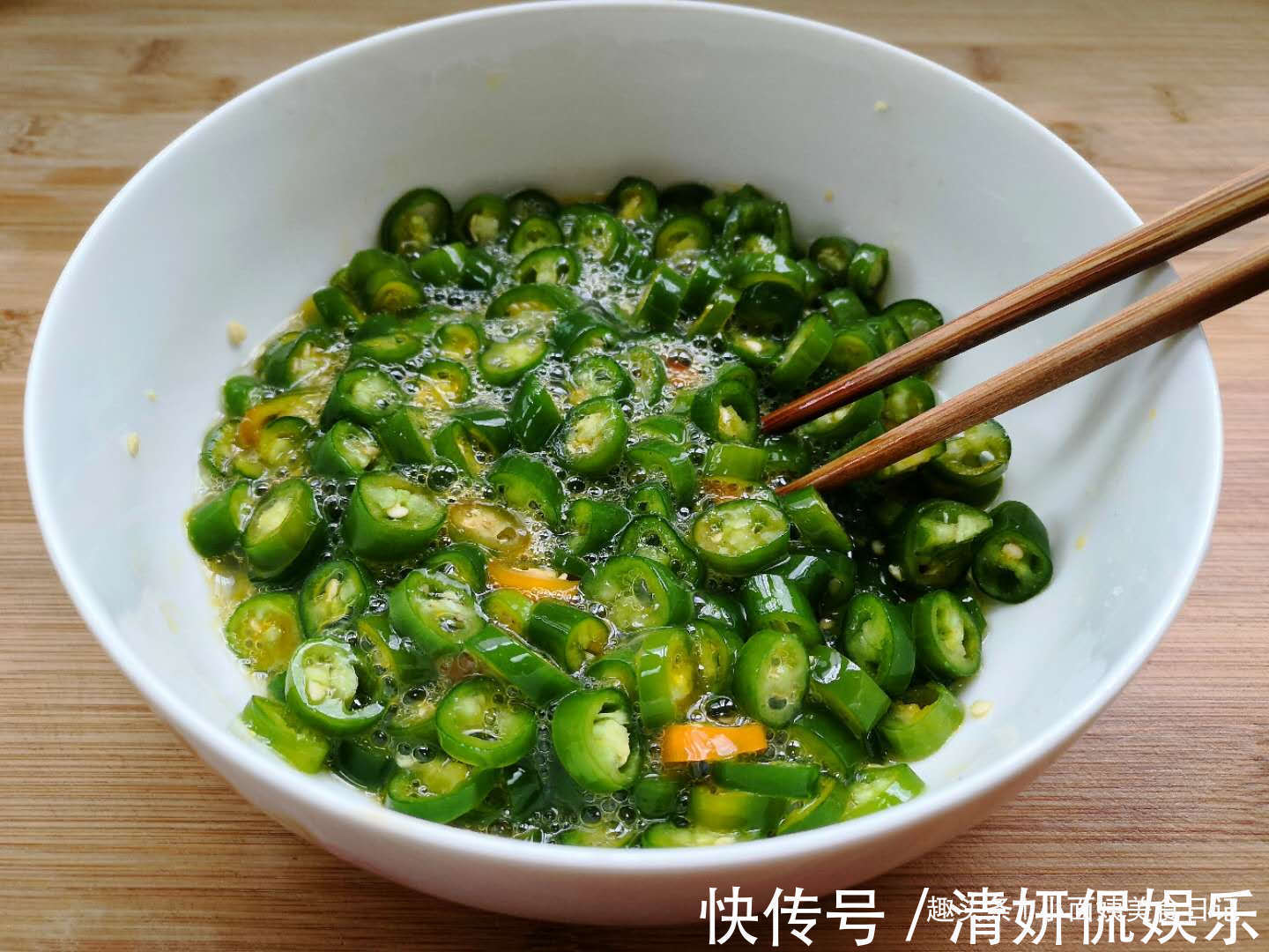 小面姨美食日记|便秘最怕这菜,一周吃2次,排空黑宿便,口臭没了,大肚腩不见了