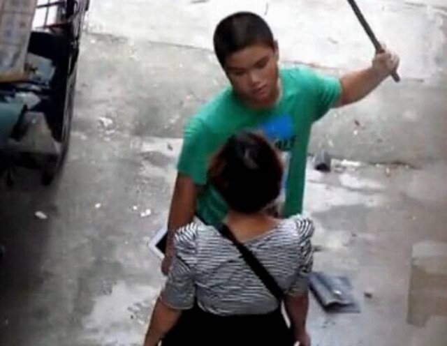 杨继春|“天下第一懒人”杨锁:吃饭全靠喂,刨坑上厕所,23岁懒死家中