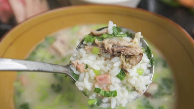 营养物质|8岁女娃脾胃衰竭,医生苦劝2食物偷走孩子健康,别再让娃吃