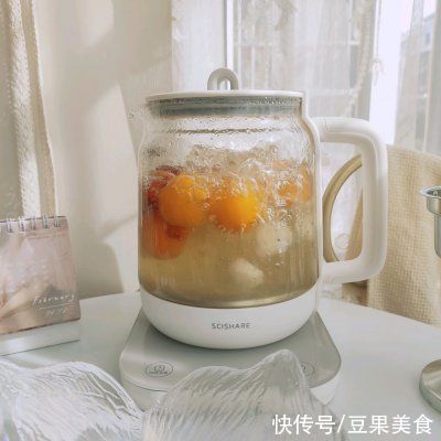 金桔雪梨汤，清肺润肺又解腻