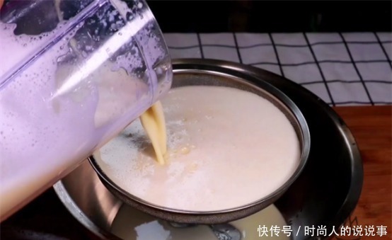 打豆浆时，黄豆只用水泡就错了！大厨学会这一步，豆浆又香又浓