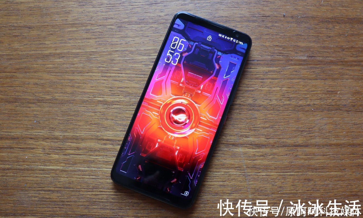 黑鲨|华硕 Phone3挑战黑鲨3 Pro：强悍的屏幕，硬件更彪悍