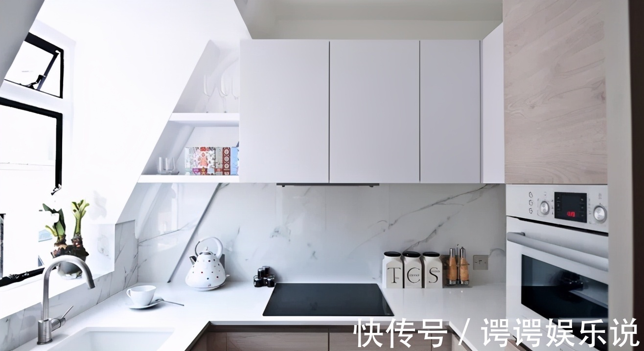 钢化玻璃|头一次见厨房不贴瓷砖,她家贴玻璃,20年如一新,和油污说拜拜