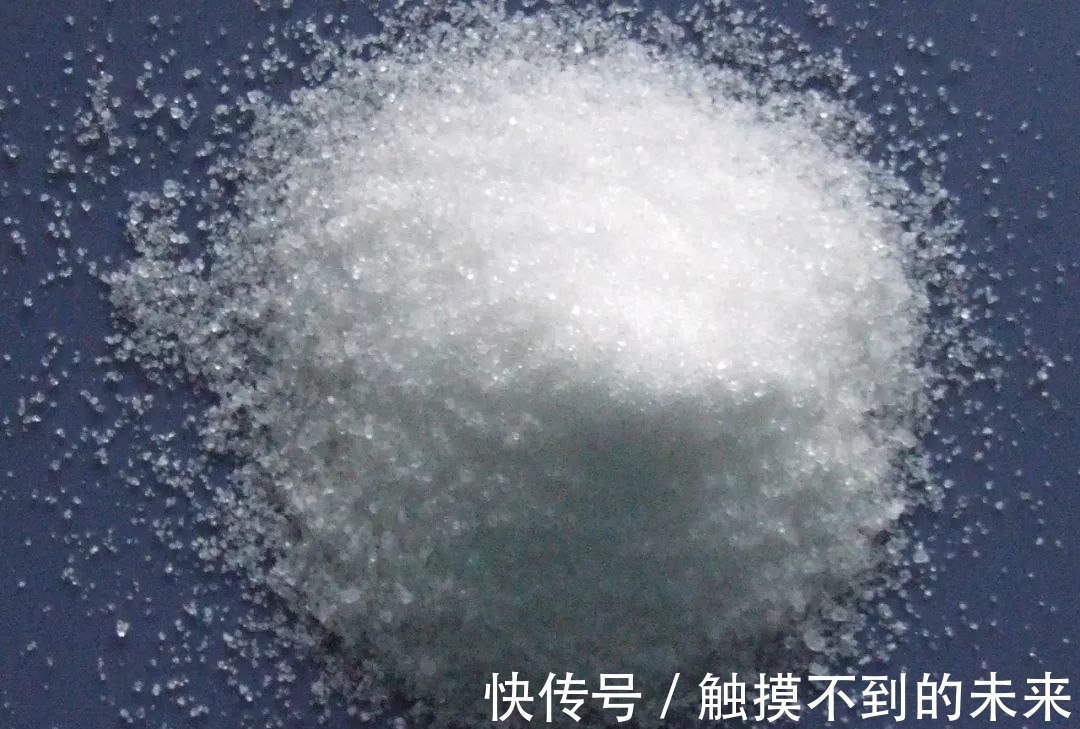 养花用磷酸二氢钾,不知道这些,花草越长越差!