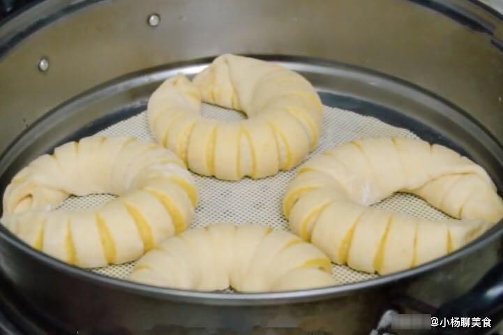 造型|老式馒头做够了，用此做法，不加水用鸡蛋做，营养丰富，造型好看