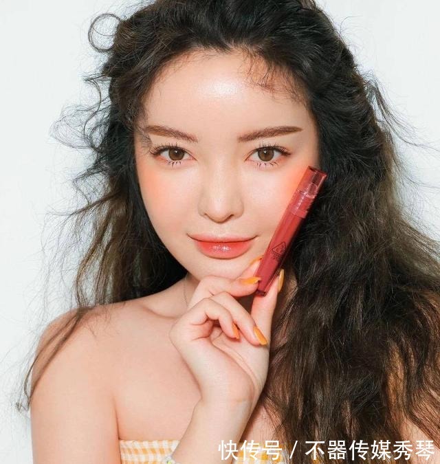 醉象|我不允许还有谁不知道水光唇釉的杀伤力