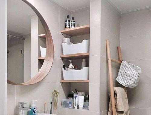 壁龛|头次见有人在卫生间这样做收纳，省钱实用不占地，后悔我家错过了
